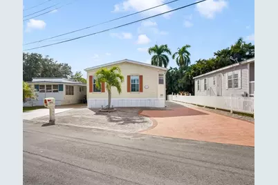 1911 SW 87th Ter, Davie, FL 33324 - Photo 13