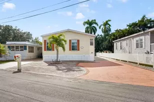 1911 SW 87th Terrace, Davie, FL 33324 - Photo 13