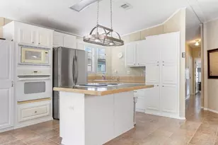 1911 SW 87th Terrace, Davie, FL 33324 - Photo 17