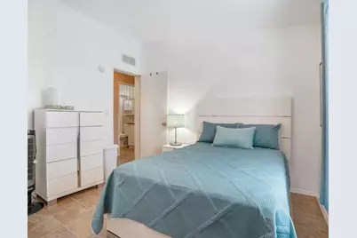 1911 SW 87th Ter, Davie, FL 33324 - Photo 5