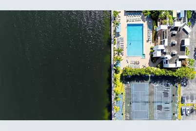 800  Parkview Dr, Unit #718, Hallandale Beach, FL 33009 - Photo 27