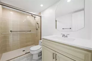 800 Parkview Dr, Hallandale Beach, FL 33009 - Photo 19