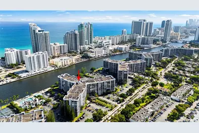 800  Parkview Dr, Unit #718, Hallandale Beach, FL 33009 - Photo 29