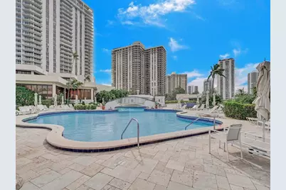 19707  Turnberry Way, Unit #8L, Miami, FL 33180 - Photo 37