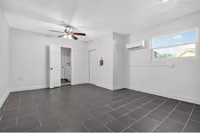 9720 NW 4 St, Pembroke Pines, FL 33024 - Photo 19