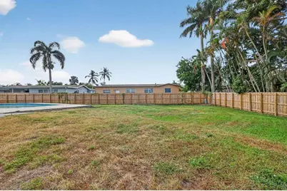 9720 NW 4 St, Pembroke Pines, FL 33024 - Photo 43