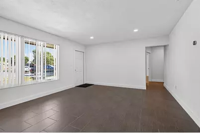 9720 NW 4 St, Pembroke Pines, FL 33024 - Photo 13