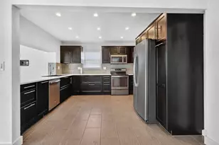 9720 NW 4th St, Pembroke Pines, FL 33024 - Photo 5