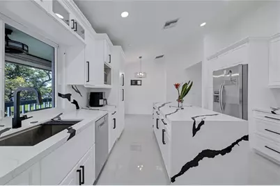 10120  Vestal Ct, Coral Springs, FL 33071 - Photo 9