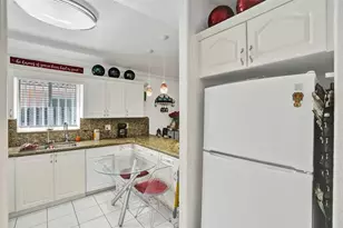 7456 W 34th Ct, Hialeah, FL 33018 - Photo 13