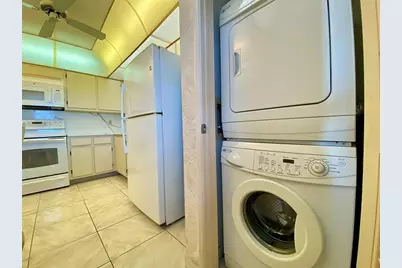 4015 W Palm Aire Dr, Unit #805, Pompano Beach, FL 33069 - Photo 5