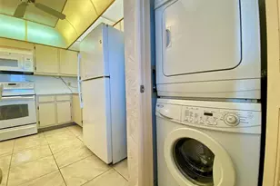 4015 W Palm Aire Dr, Pompano Beach, FL 33069 - Photo 5