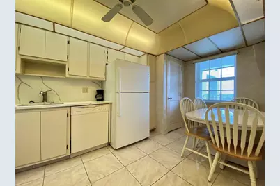 4015 W Palm Aire Dr, Unit #805, Pompano Beach, FL 33069 - Photo 3