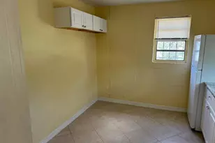 371 Banyan Ave (Rear Unit), Pahokee, FL 33476 - Photo 5