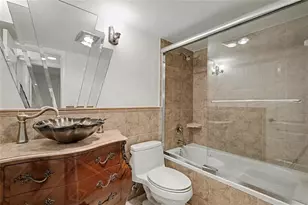 9320 S Hollybrook Lake Dr, Pembroke Pines, FL 33025 - Photo 9