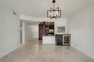 9320 S Hollybrook Lake Dr, Pembroke Pines, FL 33025 - Photo 7