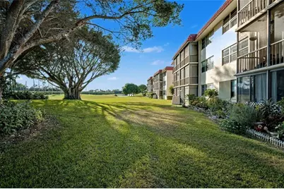 9520 S Hollybrook Lake Dr, Unit #103, Pembroke Pines, FL 33025 - Photo 15