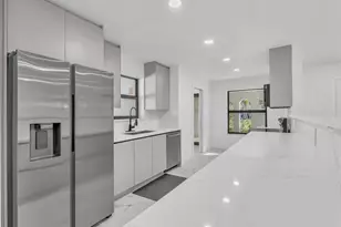 2021 NE 59th Pl, Fort Lauderdale, FL 33308 - Photo 13