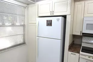 2804 Victoria Way, Coconut Creek, FL 33066 - Photo 3