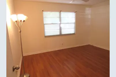 2804  Victoria Way, Unit #E1, Coconut Creek, FL 33066 - Photo 13