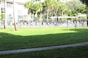 2804 Victoria Way, Coconut Creek, FL 33066 - Photo 11