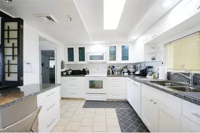 2480  Presidential Way, Unit #1103, West Palm Beach, FL 33401 - Photo 9