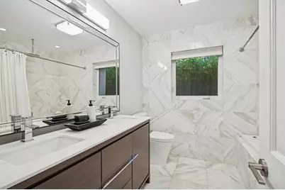 2131 NE 15th Ter, Wilton Manors, FL 33305 - Photo 21