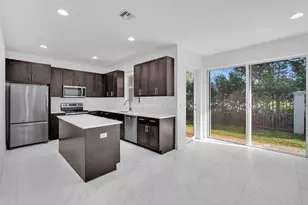 6947 Pines Cir, Coconut Creek, FL 33073 - Photo 5