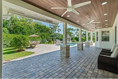 15995  Meadow Wood Drive, Wellington, FL 33414 - Photo 25