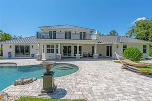 15995 Meadow Wood Dr, Wellington, FL 33414 - Photo 13