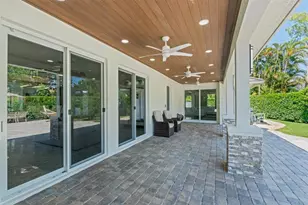 15995 Meadow Wood Dr, Wellington, FL 33414 - Photo 23