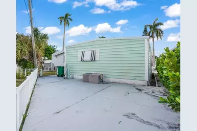 8517 SW 16th Pl, Davie, FL 33324 - Photo 9