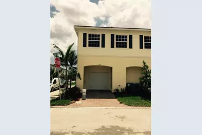 724 SW 2nd Way, Pompano Beach, FL 33060 - Photo 1
