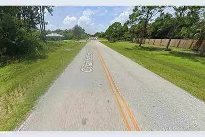 12203  Chamberlain Blvd, Other City - In The State Of Florida, FL 33953 - Photo 5