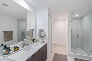 488 NE 18th St, Miami, FL 33132 - Photo 9