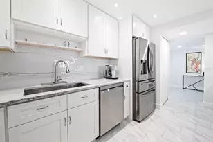 3505 Oaks Way, Pompano Beach, FL 33069 - Photo 9