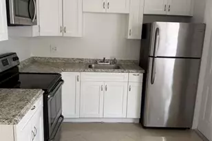 1721 NE 9th St, Fort Lauderdale, FL 33304 - Photo 3