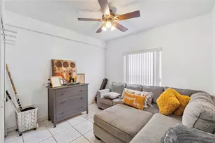 466 E Royal Cove Cir, Davie, FL 33325 - Photo 13