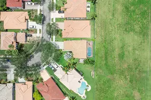 466 E Royal Cove Cir, Davie, FL 33325 - Photo 33