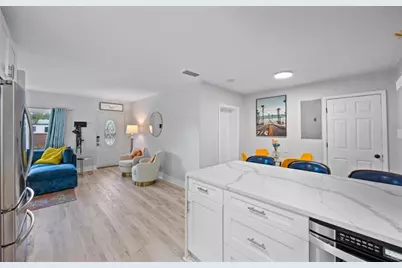 561 NE 61st St, Oakland Park, FL 33334 - Photo 11