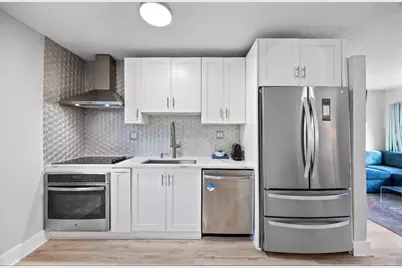 561 NE 61st St, Oakland Park, FL 33334 - Photo 7