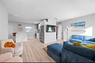 561 NE 61st St, Oakland Park, FL 33334 - Photo 3