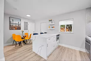 561 NE 61st St, Oakland Park, FL 33334 - Photo 9