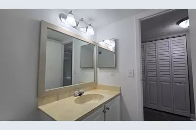 6200 S Falls Circle Dr, Unit #105, Lauderhill, FL 33319 - Photo 7