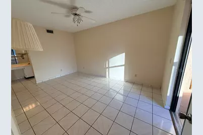 12060 NW 11th St, Unit #12060, Pembroke Pines, FL 33026 - Photo 3