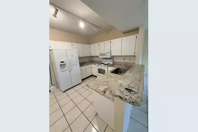 12060 NW 11th St, Unit #12060, Pembroke Pines, FL 33026 - Photo 11