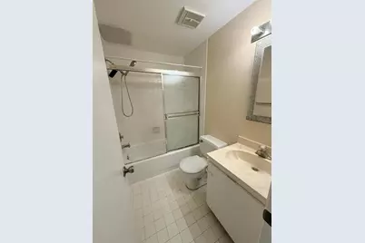 12060 NW 11th St, Unit #12060, Pembroke Pines, FL 33026 - Photo 7