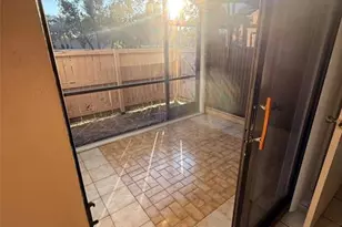 12060 NW 11th St, Pembroke Pines, FL 33026 - Photo 13