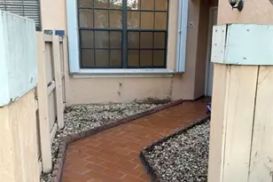 12060 NW 11th St, Pembroke Pines, FL 33026 - Photo 15