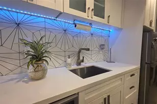 15610 NE 6th Ave Unit, Miami, FL 33162 - Photo 13